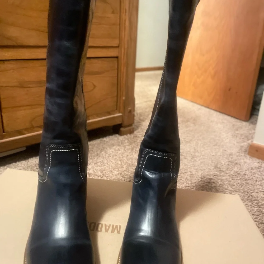 Stunning Leather Steve Madden Navy blue   Boots! - Picture 5 of 8